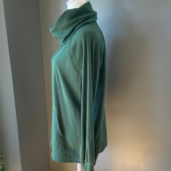 Eddie Bauer Women’s Green Cowl Neck Sweater - Picture 6 of 8